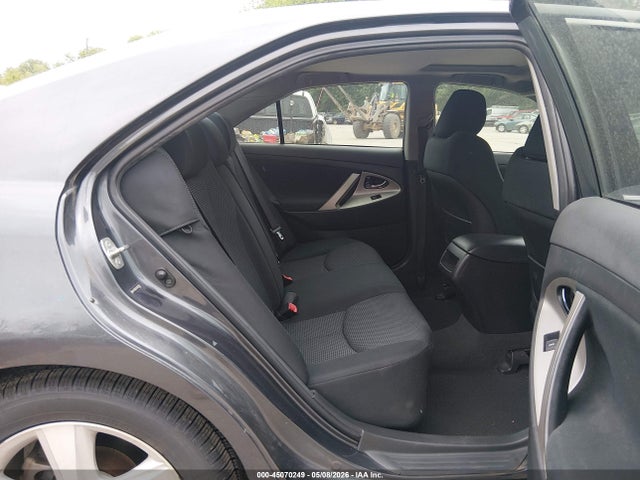 45070249 :رقم المزاد ، 4T1BK3EK2AU602676 vin ، 2010 Toyota Camry Se V6 مزاد بيع