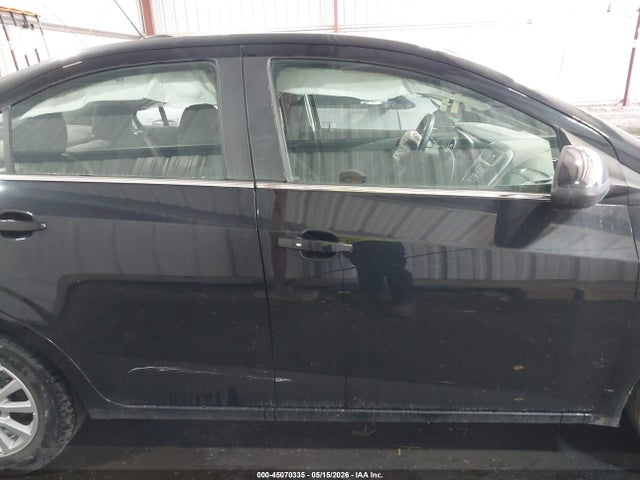 45070335 :رقم المزاد ، 1G1JD5SG6J4123207 vin ، 2018 Chevrolet Sonic Lt Auto مزاد بيع