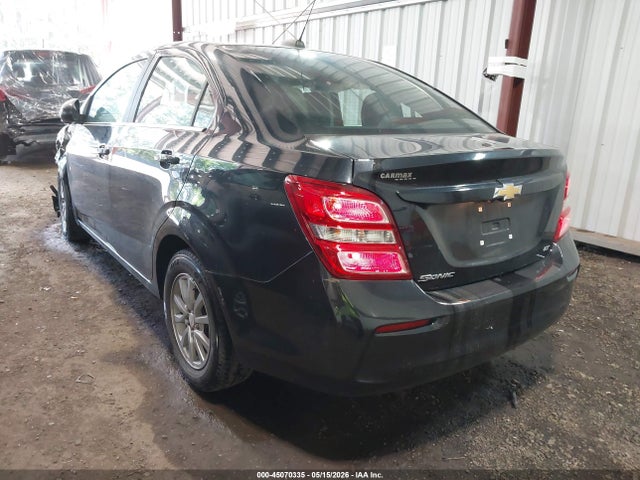 45070335 :رقم المزاد ، 1G1JD5SG6J4123207 vin ، 2018 Chevrolet Sonic Lt Auto مزاد بيع