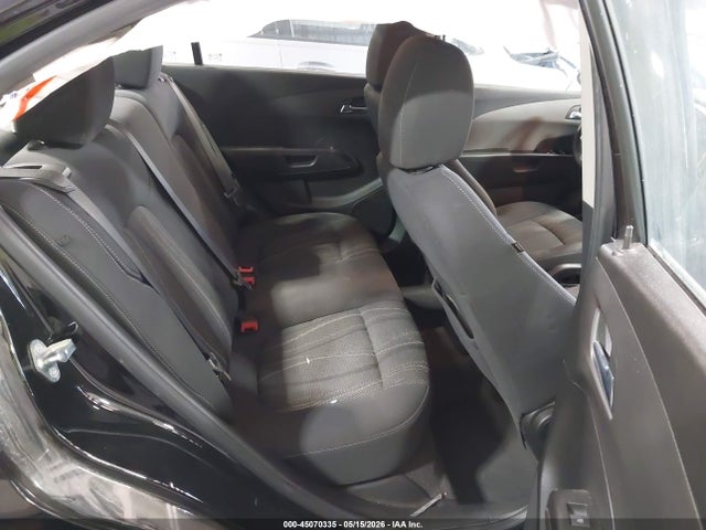 45070335 :رقم المزاد ، 1G1JD5SG6J4123207 vin ، 2018 Chevrolet Sonic Lt Auto مزاد بيع
