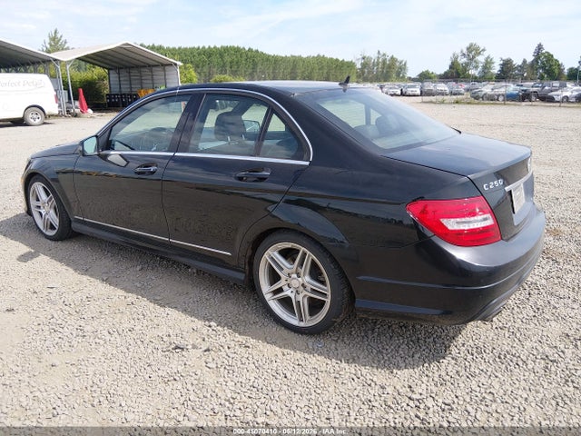 2013 Mercedes-benz C 250 Sport მანქანა იყიდება აუქციონზე, vin: WDDGF4HB7DA759616, აუქციონის ნომერი: 45070410