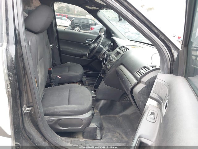 45070467 :رقم المزاد ، 1FM5K8AR5HGC57200 vin ، 2017 Ford Utility Police Interceptor مزاد بيع