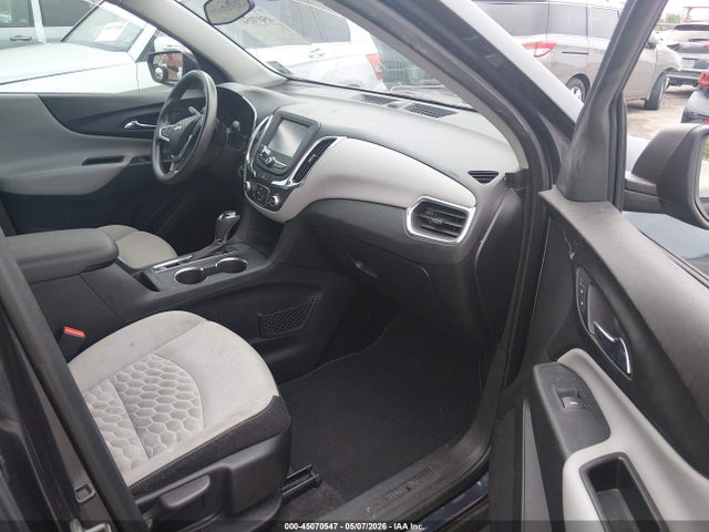 3GNAXHEV3JS615808 Chevrolet EQUINOX LS