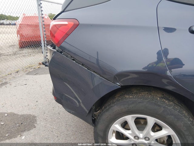 3GNAXHEV3JS615808 Chevrolet EQUINOX LS