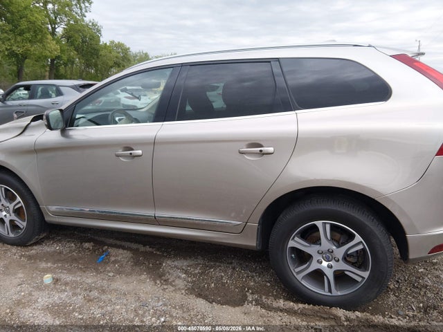 Продажа на аукционе авто 2015 Volvo Xc60 T6 Platinum, vin: YV4902RM3F2638598, номер лота: 45070590