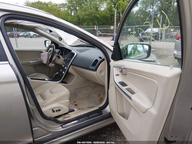 Продажа на аукционе авто 2015 Volvo Xc60 T6 Platinum, vin: YV4902RM3F2638598, номер лота: 45070590