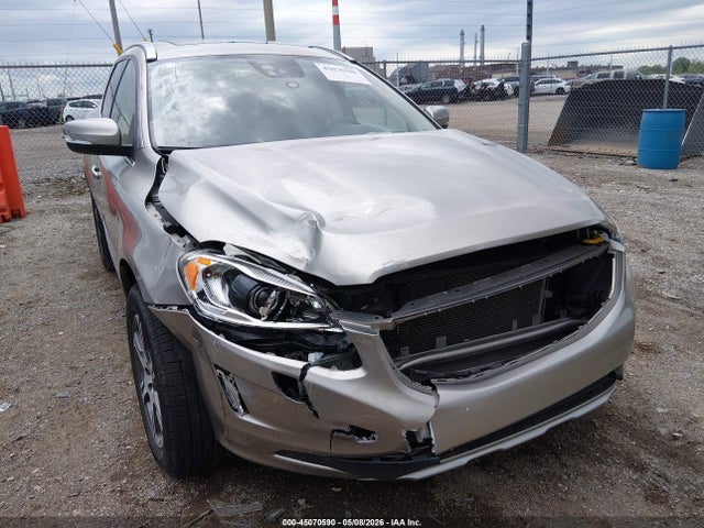 Продажа на аукционе авто 2015 Volvo Xc60 T6 Platinum, vin: YV4902RM3F2638598, номер лота: 45070590