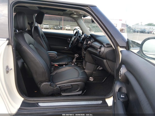 Продаж на аукціоні авто 2015 Mini Hardtop Cooper, vin: WMWXM5C58F3A59537, номер лоту: 45070613