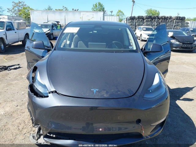 Продаж на аукціоні авто 2024 Tesla Model Y Long Range Dual Motor All-wheel Drive, vin: 7SAYGDEE7RF196496, номер лоту: 45070616