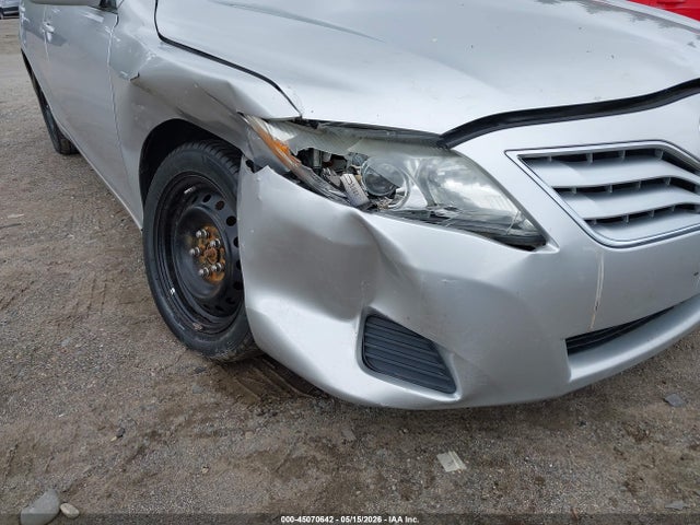 45070642 :رقم المزاد ، 4T4BF3EK9BR171586 vin ، 2011 Toyota Camry Le مزاد بيع
