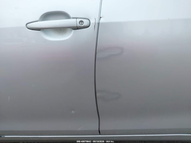 45070642 :رقم المزاد ، 4T4BF3EK9BR171586 vin ، 2011 Toyota Camry Le مزاد بيع