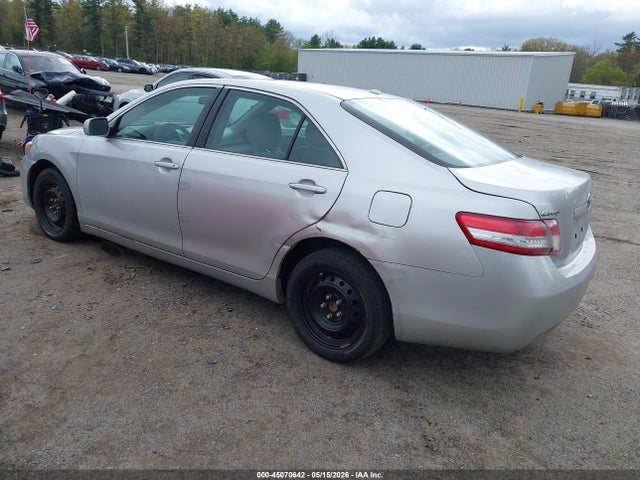 45070642 :رقم المزاد ، 4T4BF3EK9BR171586 vin ، 2011 Toyota Camry Le مزاد بيع