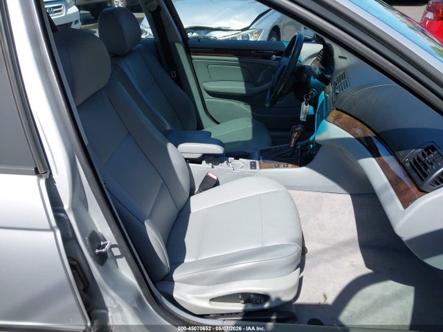 45070652 :رقم المزاد ، WBAEU33473PM52269 vin ، 2003 Bmw 325xi مزاد بيع
