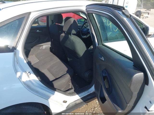 45070679 :رقم المزاد ، 1FADP3F24HL328173 vin ، 2017 Ford Focus Se مزاد بيع
