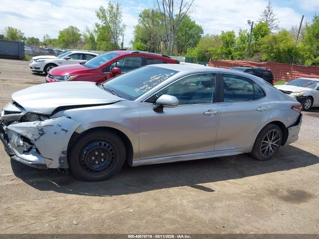 45070719 :رقم المزاد ، 4T1G11AK7PU808555 vin ، 2023 Toyota Camry Se مزاد بيع