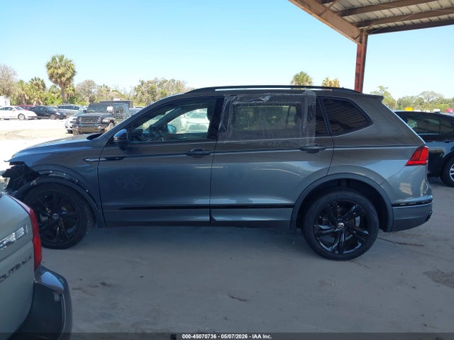 Продаж на аукціоні авто 2023 Volkswagen Tiguan 2.0t Se R-line Black, vin: 3VVCB7AX1PM040561, номер лоту: 45070736