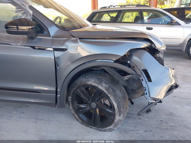 Продаж на аукціоні авто 2023 Volkswagen Tiguan 2.0t Se R-line Black, vin: 3VVCB7AX1PM040561, номер лоту: 45070736