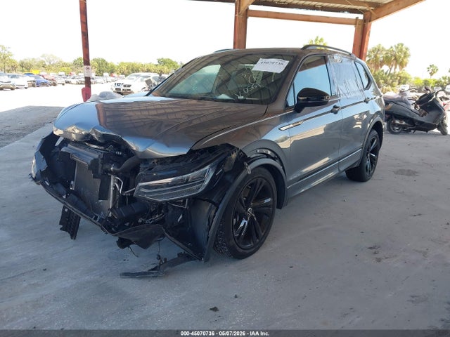 Продаж на аукціоні авто 2023 Volkswagen Tiguan 2.0t Se R-line Black, vin: 3VVCB7AX1PM040561, номер лоту: 45070736