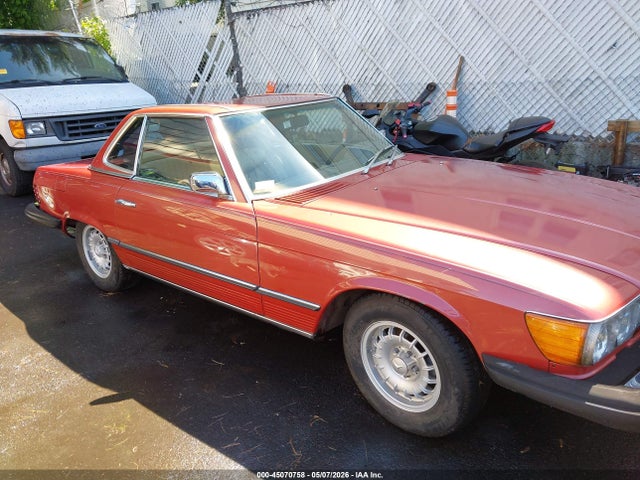 45070758 :رقم المزاد ، 10704412027608 vin ، 1975 Mercedes-benz Sl 450 مزاد بيع