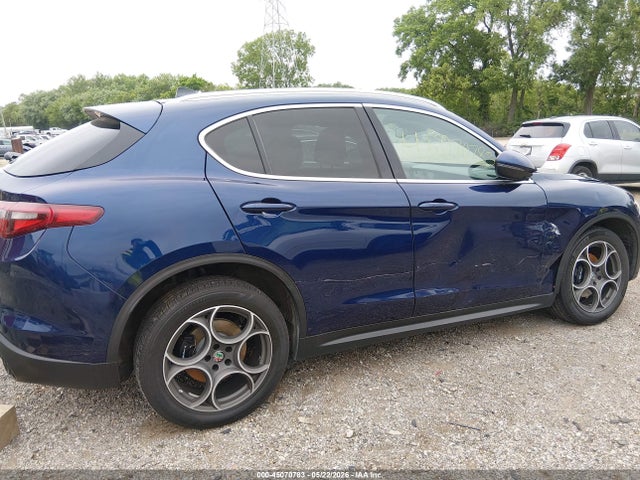 45070783 :رقم المزاد ، ZASFAKBN6J7B78880 vin ، 2018 Alfa Romeo Stelvio Ti Awd مزاد بيع