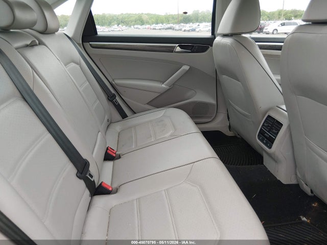 45070795 :رقم المزاد ، 1VWBT7A3XGC059323 vin ، 2016 Volkswagen Passat 1.8t Se مزاد بيع