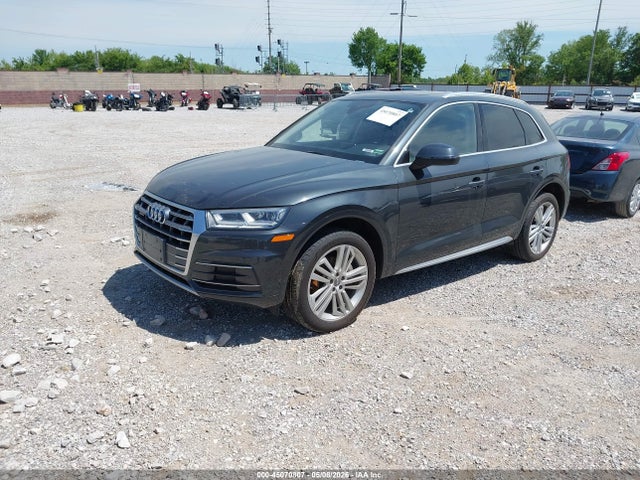 45070807 :رقم المزاد ، WA1BNAFY7J2007816 vin ، 2018 Audi Q5 2.0t Premium/2.0t Tech Premium مزاد بيع