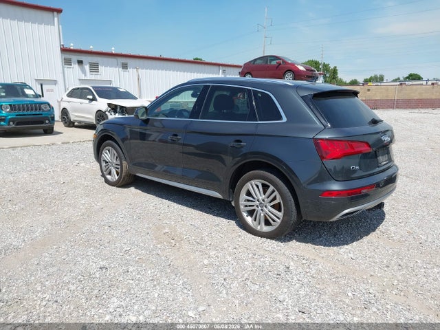 45070807 :رقم المزاد ، WA1BNAFY7J2007816 vin ، 2018 Audi Q5 2.0t Premium/2.0t Tech Premium مزاد بيع