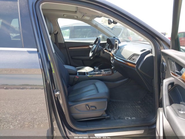 45070807 :رقم المزاد ، WA1BNAFY7J2007816 vin ، 2018 Audi Q5 2.0t Premium/2.0t Tech Premium مزاد بيع