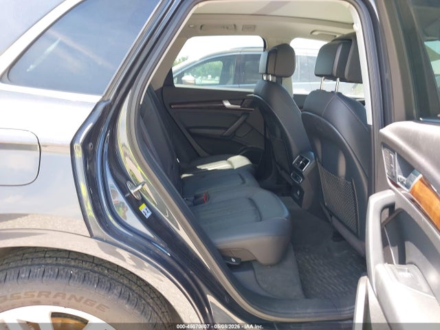 45070807 :رقم المزاد ، WA1BNAFY7J2007816 vin ، 2018 Audi Q5 2.0t Premium/2.0t Tech Premium مزاد بيع
