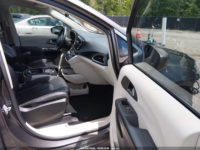Продажа на аукционе авто 2017 Chrysler Pacifica Touring-l, vin: 2C4RC1BG5HR506911, номер лота: 45070838