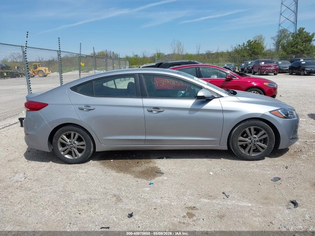 2017 Hyundai Elantra Value Edition მანქანა იყიდება აუქციონზე, vin: 5NPD84LF6HH155863, აუქციონის ნომერი: 45070858