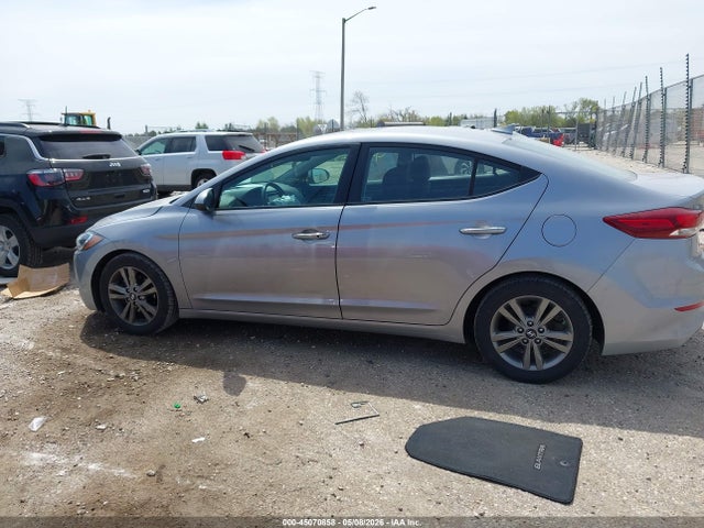 2017 Hyundai Elantra Value Edition მანქანა იყიდება აუქციონზე, vin: 5NPD84LF6HH155863, აუქციონის ნომერი: 45070858