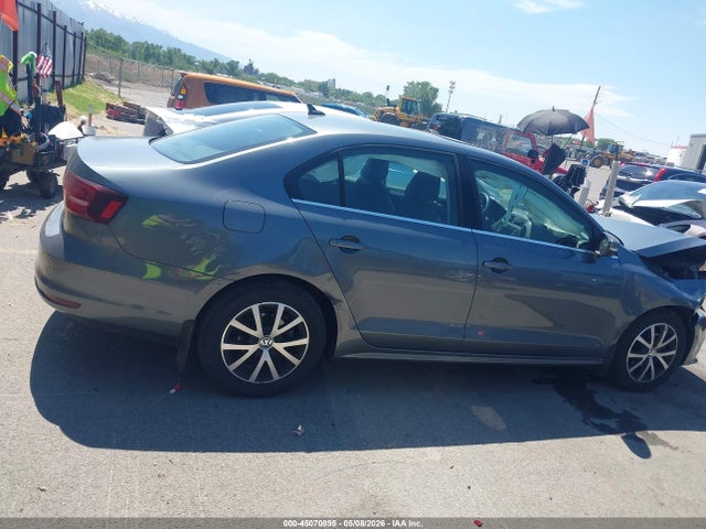 45070895 :رقم المزاد ، 3VWDB7AJ1HM215839 vin ، 2017 Volkswagen Jetta 1.4t Se مزاد بيع