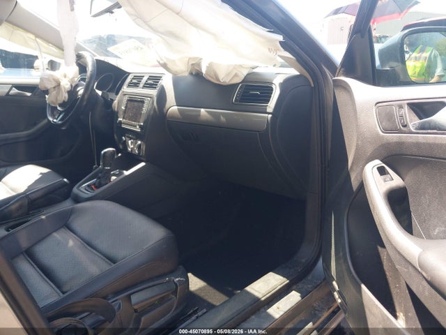 45070895 :رقم المزاد ، 3VWDB7AJ1HM215839 vin ، 2017 Volkswagen Jetta 1.4t Se مزاد بيع
