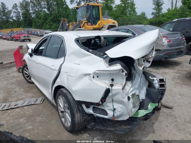 Продажа на аукционе авто 2022 Toyota Camry Le, vin: 4T1C11AK0NU654153, номер лота: 45070914