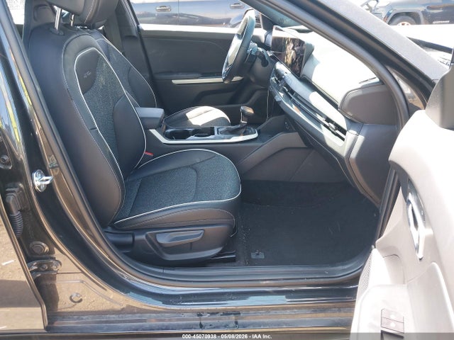 2025 Kia K4 Gt-line მანქანა იყიდება აუქციონზე, vin: 3KPFW4DE1SE176121, აუქციონის ნომერი: 45070938