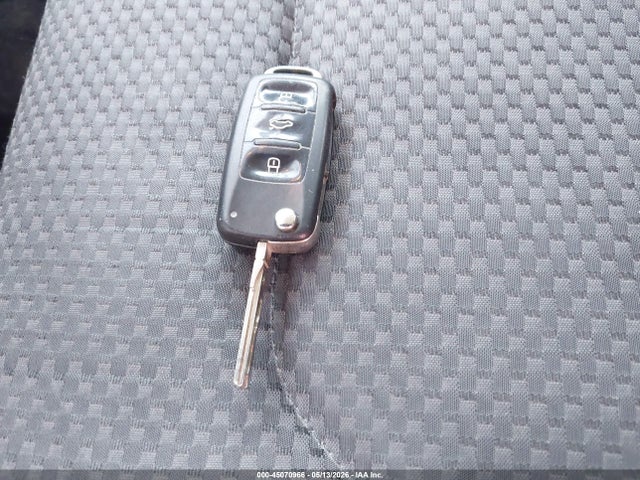 Продажа на аукционе авто 2013 Volkswagen Passat 2.5l S, vin: 1VWAP7A3XDC006701, номер лота: 45070966