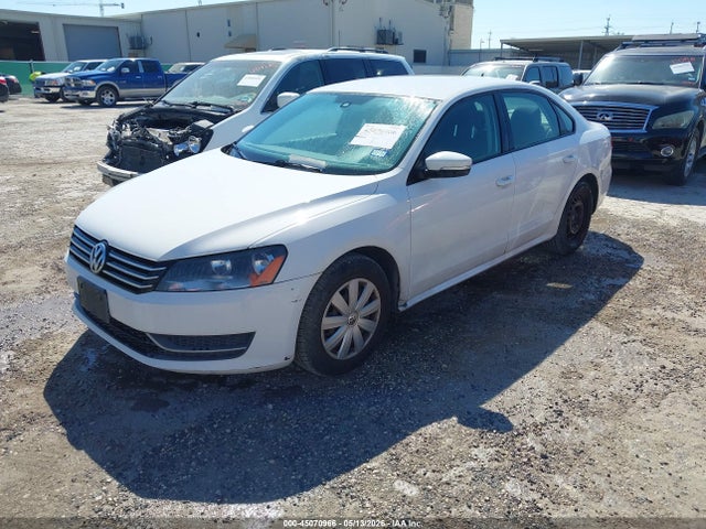 Продажа на аукционе авто 2013 Volkswagen Passat 2.5l S, vin: 1VWAP7A3XDC006701, номер лота: 45070966