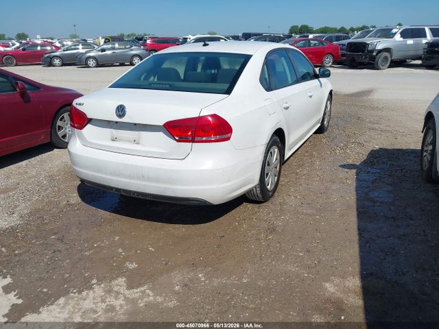 Продажа на аукционе авто 2013 Volkswagen Passat 2.5l S, vin: 1VWAP7A3XDC006701, номер лота: 45070966