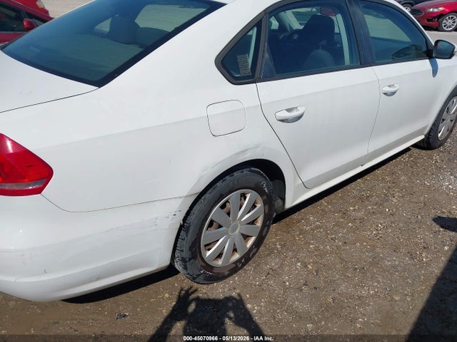Продажа на аукционе авто 2013 Volkswagen Passat 2.5l S, vin: 1VWAP7A3XDC006701, номер лота: 45070966
