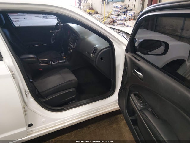 45070972 :رقم المزاد ، 2C3CDXBG2FH762064 vin ، 2015 Dodge Charger Se مزاد بيع