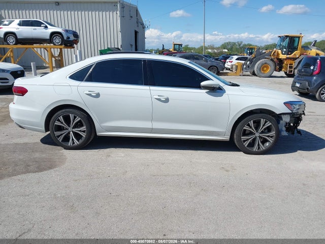 Продаж на аукціоні авто 2022 Volkswagen Passat 2.0t Se, vin: 1VWSA7A37NC004945, номер лоту: 45070982