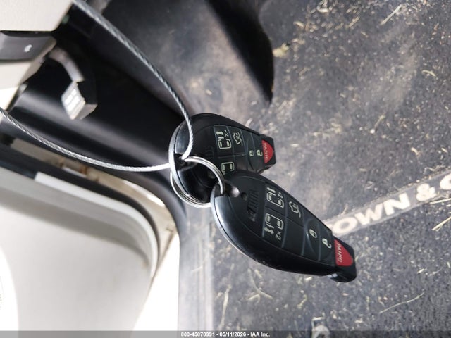 2011 Chrysler Town & Country Touring მანქანა იყიდება აუქციონზე, vin: 2A4RR5DGXBR771246, აუქციონის ნომერი: 45070991