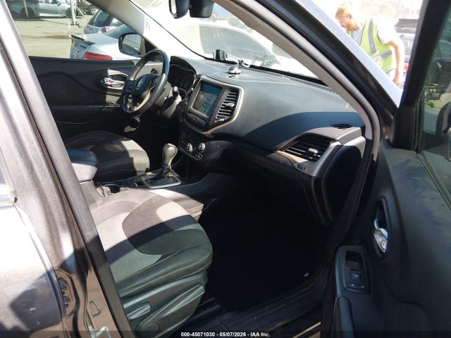 1C4PJLCB6EW158177 Jeep Cherokee Latitude
