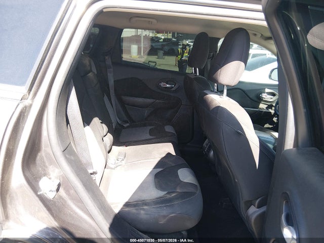 1C4PJLCB6EW158177 Jeep Cherokee Latitude