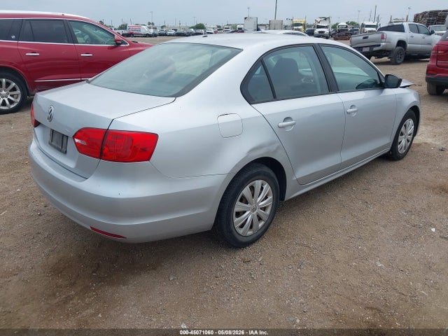 45071060 :رقم المزاد ، 3VW2K7AJ9DM352240 vin ، 2013 Volkswagen Jetta 2.0l S مزاد بيع