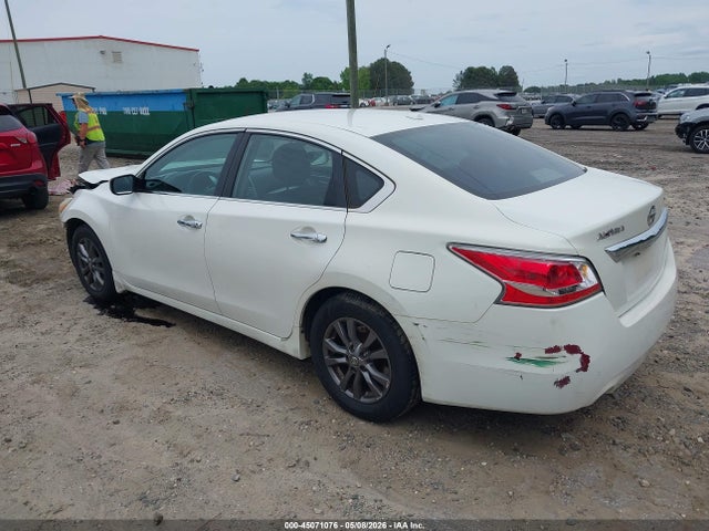 Продаж на аукціоні авто 2015 Nissan Altima 2.5 S, vin: 1N4AL3AP2FC498949, номер лоту: 45071076