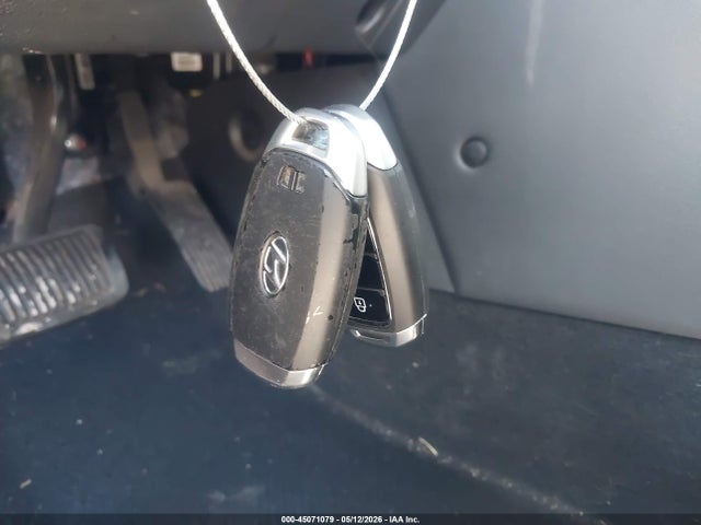 45071079 :رقم المزاد ، KM8K5CA58LU541702 vin ، 2020 Hyundai Kona Ultimate مزاد بيع