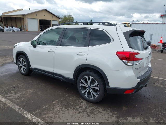 Subaru Forester Limited 2023 JF2SKAPC7PH470192 Image 3