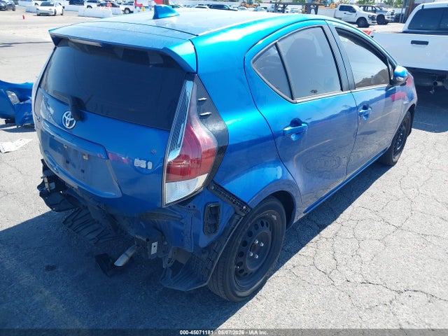 JTDKDTB3XG1589942 Toyota Prius C Two